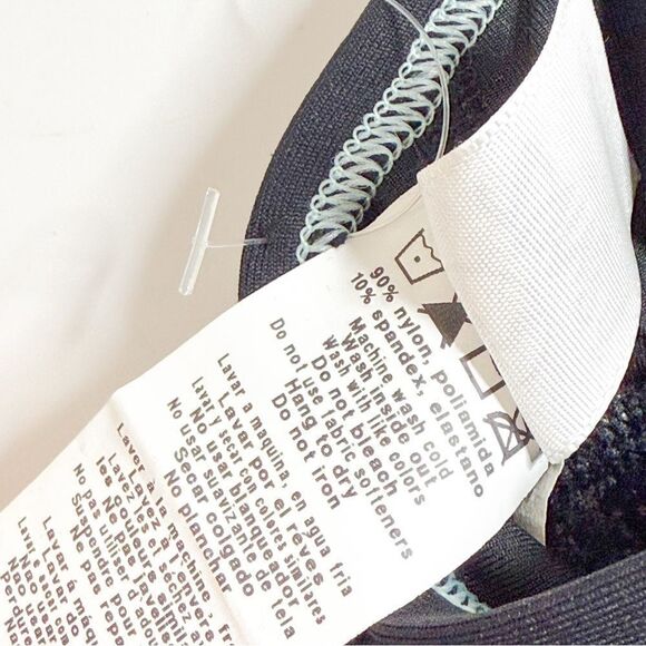 Zumba NWT! Women's Orbital Criss Cross Bra Black Gray Adjustable Straps Size XS - Picture 3 of 5